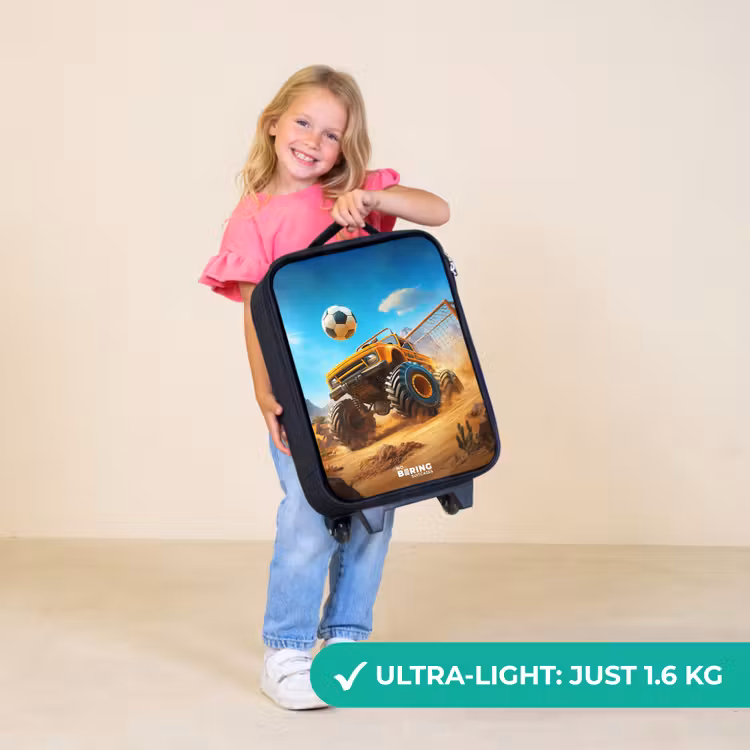 Children's suitcase - Monster truck scores goal in desert stadium — 5