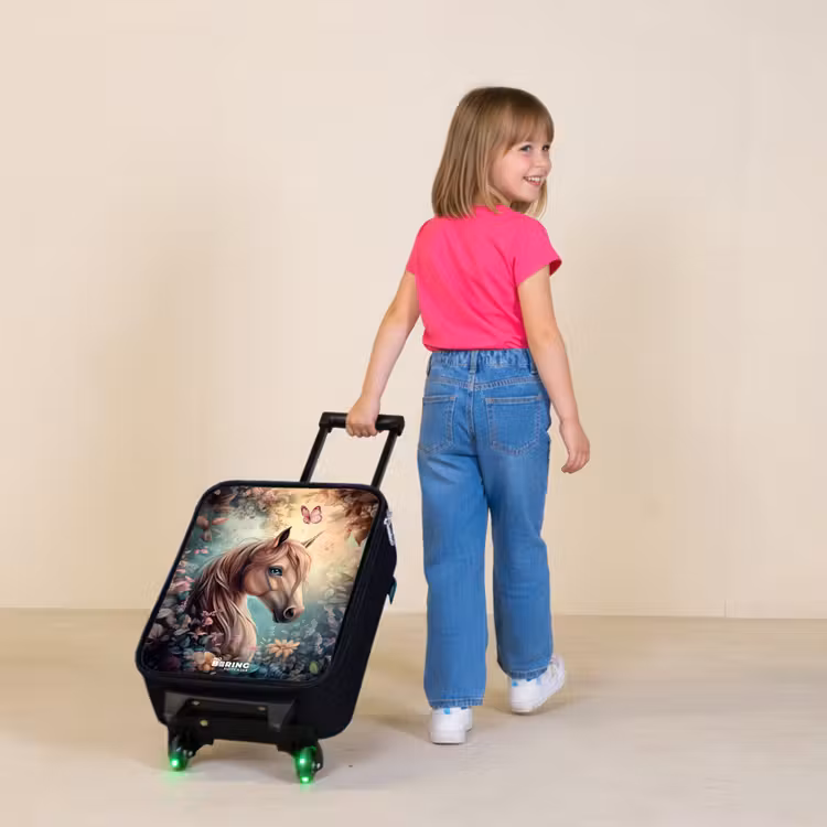 Children's suitcase - Horse with butterflies in flower garden — 2