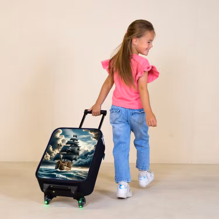 Children's suitcase - Pirate ship on a raging sea — 1