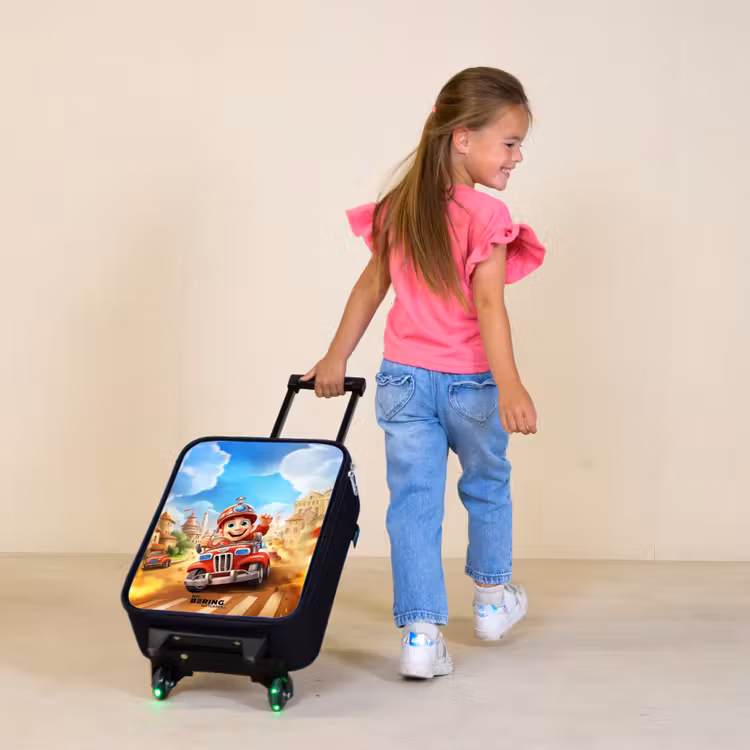 Children's suitcase - Fire truck through town — 1