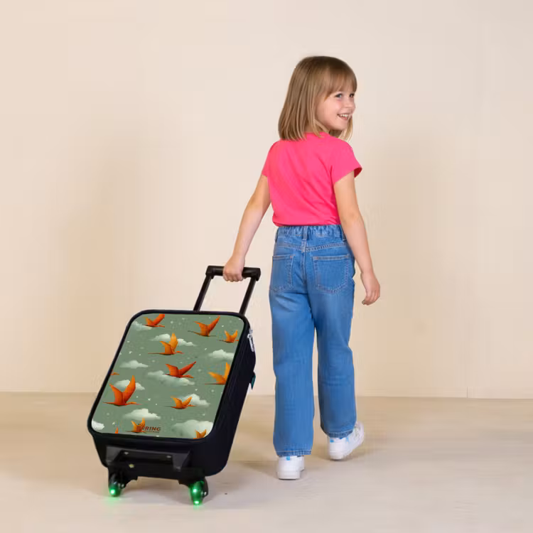 Children's suitcase - Flying pterosaurs among stars — 2