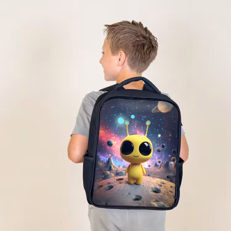 Kids backpack - Black - Yellow space creature with big eyes on a crater moon — 2