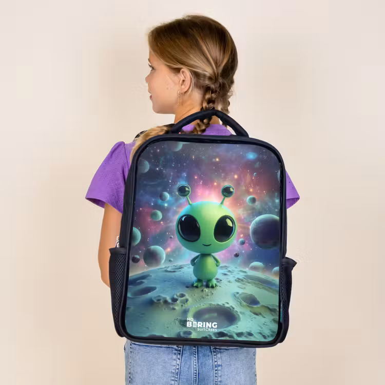 Kids backpack - Black - Green alien creature on lunar landscape — 4