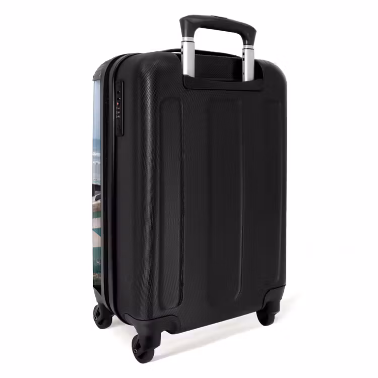 Suitcase - Boat - Sandy beach - Sea — 4