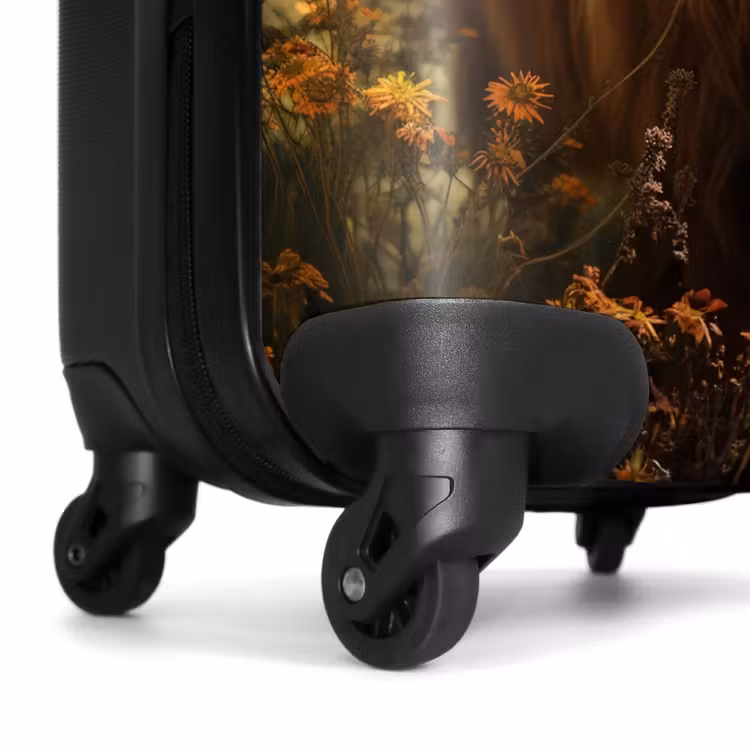 Suitcase - Scottish highlander in pasture — 6