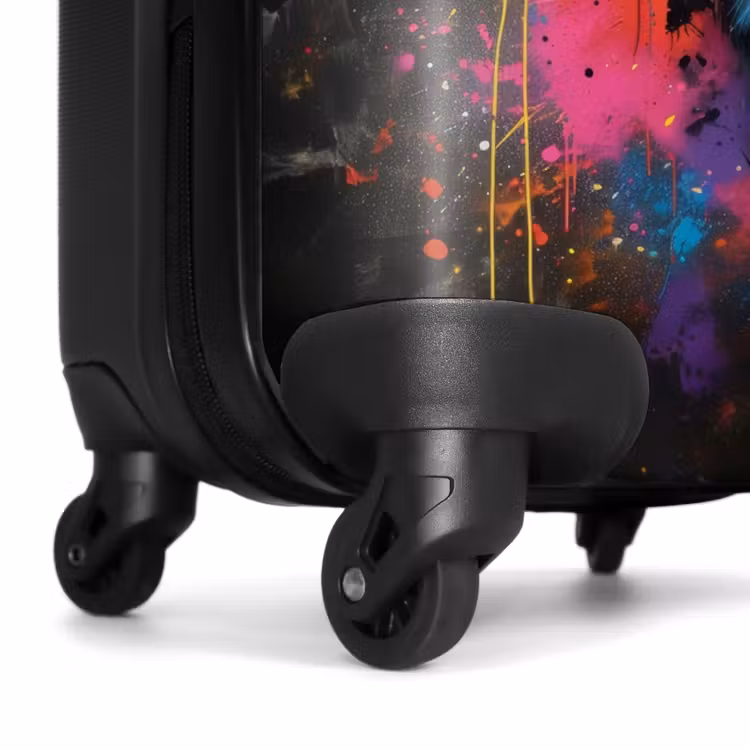 Suitcase - Scottish highlander as graffiti art — 7