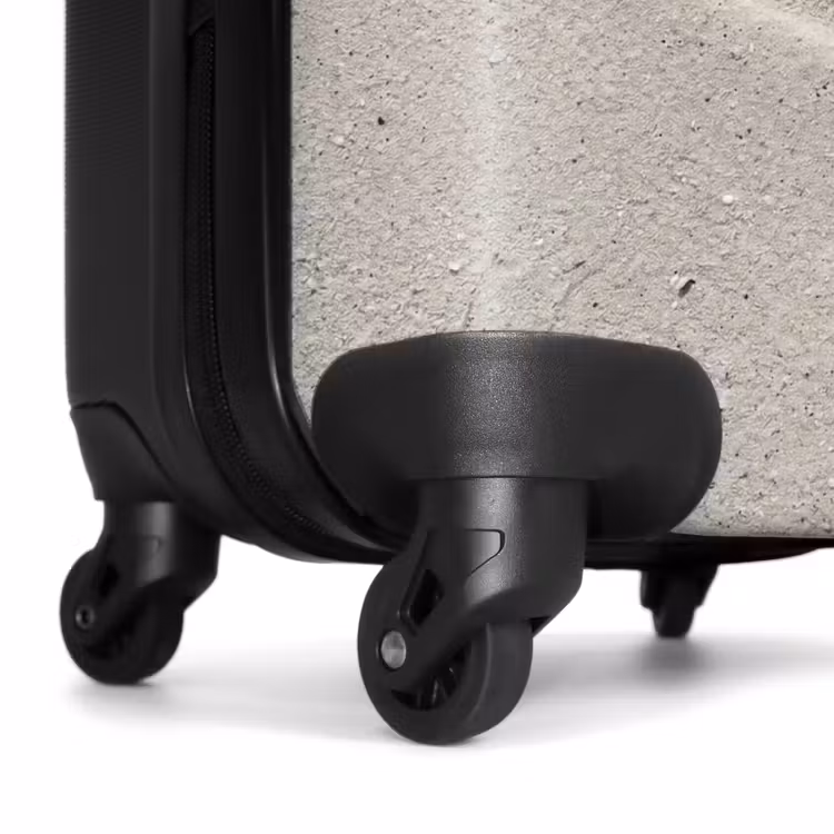Suitcase - Feet - Sand - Sea — 7