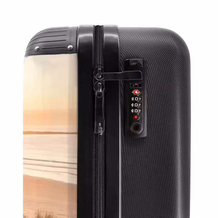 Suitcase - Dunes - Beach - Sea — 6