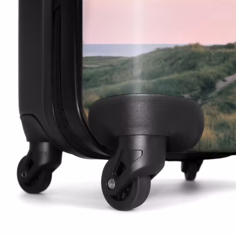 Suitcase - Lighthouse - Dune landscape - Sea — 7