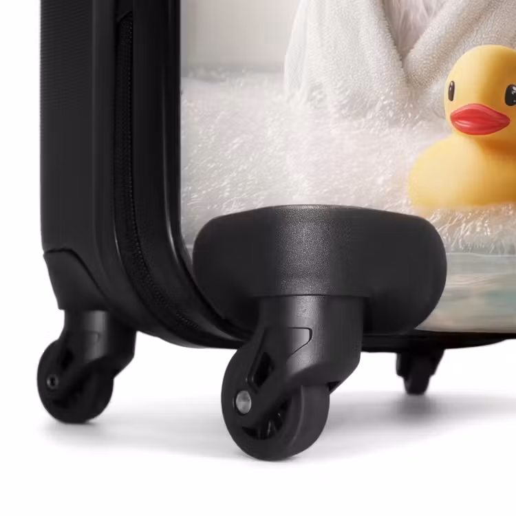 Suitcase - Dogs - Bathtub - Bath ducks - Towels — 7