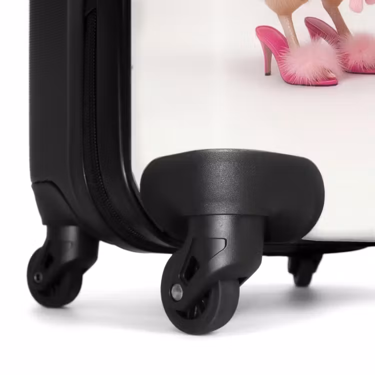 Suitcase - Chickens - Bathrobe - Stool pins - Heels — 7
