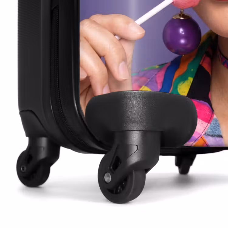Suitcase - Woman - Portrait - Makeup - Purple - Vibrant — 7