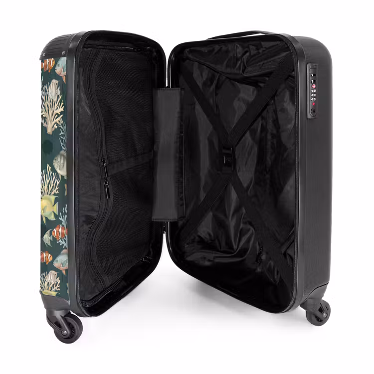 Suitcase - Fish - Coral - Underwater - Illustration — 5
