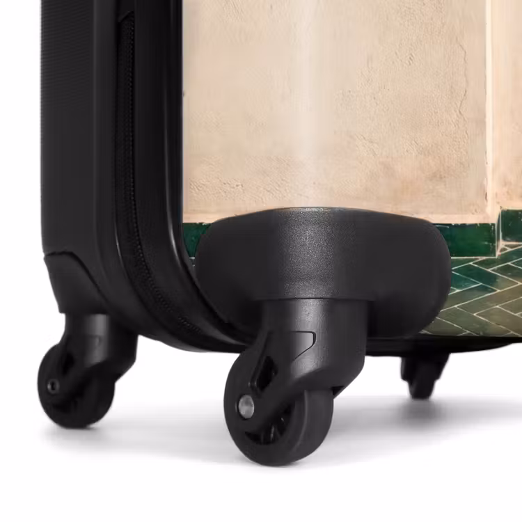 Suitcase - Door - Wood - Architecture - Greenery - Rustic — 7