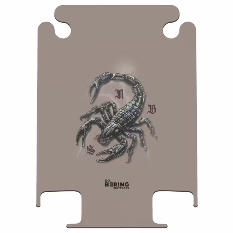 CaseSwap™ - Tattoo style- Realistic scorpion on Brown background — 1