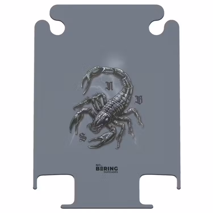 CaseSwap™ - Tattoo style- Realistic scorpion on gray background — 1