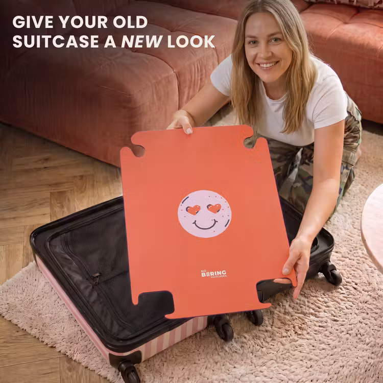 CaseSwap™ - Patterns - Happy emoji on red background — 3