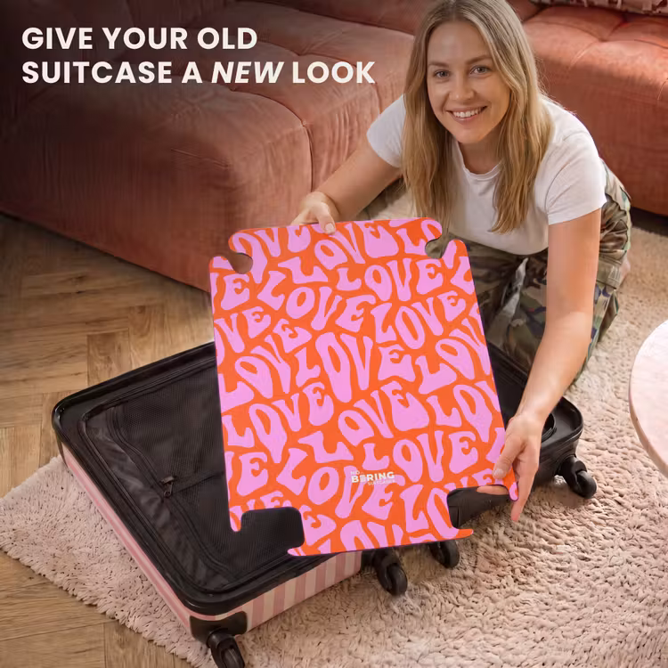 CaseSwap™ - Repeating 'LOVE' pattern in pink on red — 3